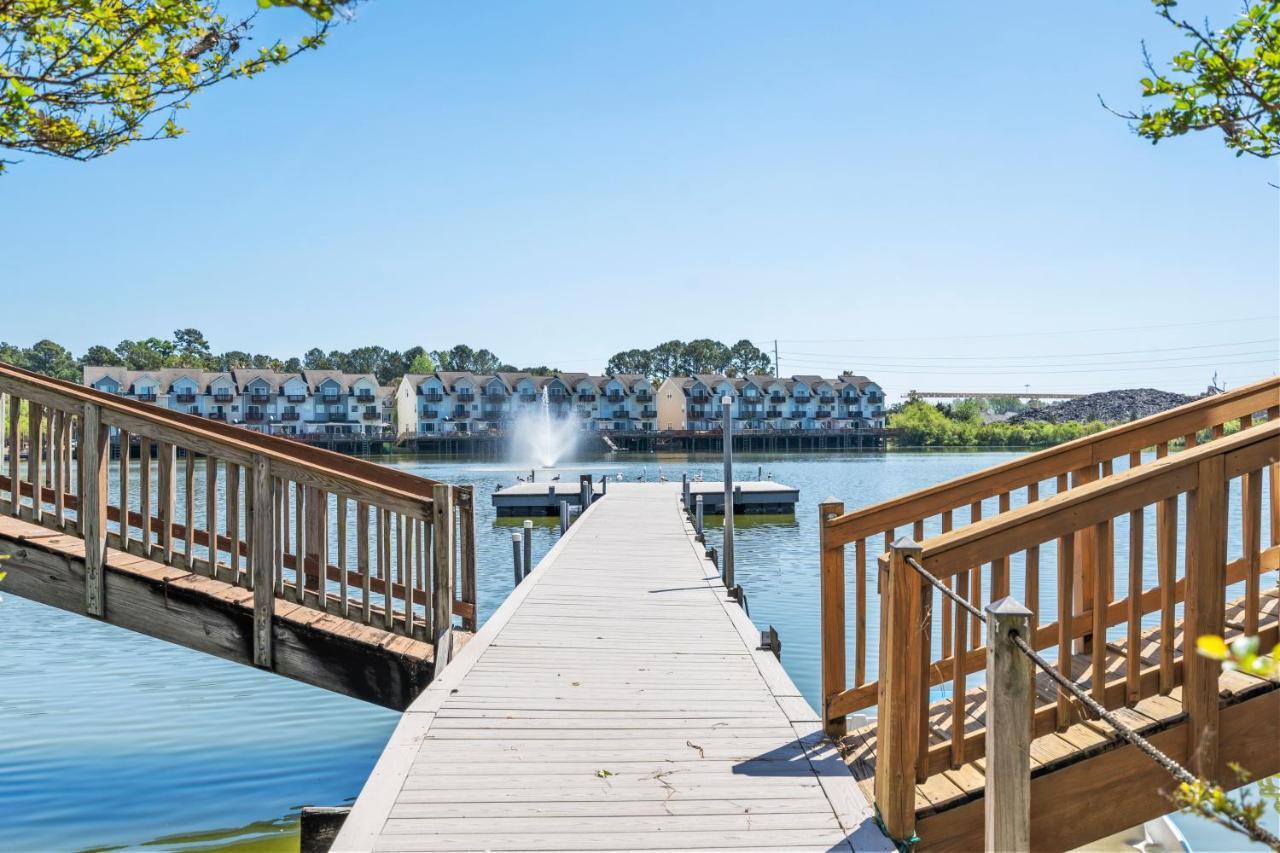 ☆Live On The Water! Lake Palmetto Palm W/ Patio - 10Min To Downtown & Beaches☆ Charleston Buitenkant foto