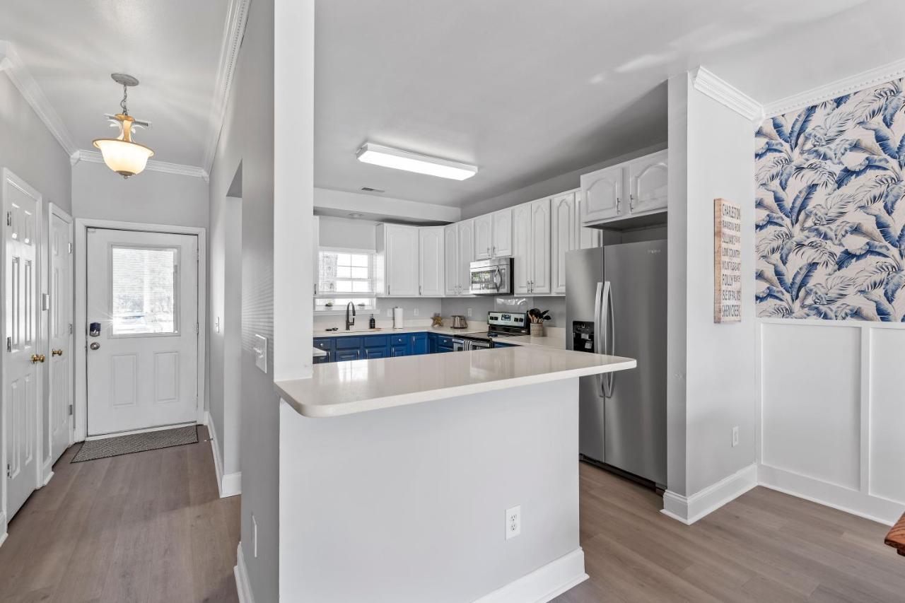 ☆Live On The Water! Lake Palmetto Palm W/ Patio - 10Min To Downtown & Beaches☆ Charleston Buitenkant foto