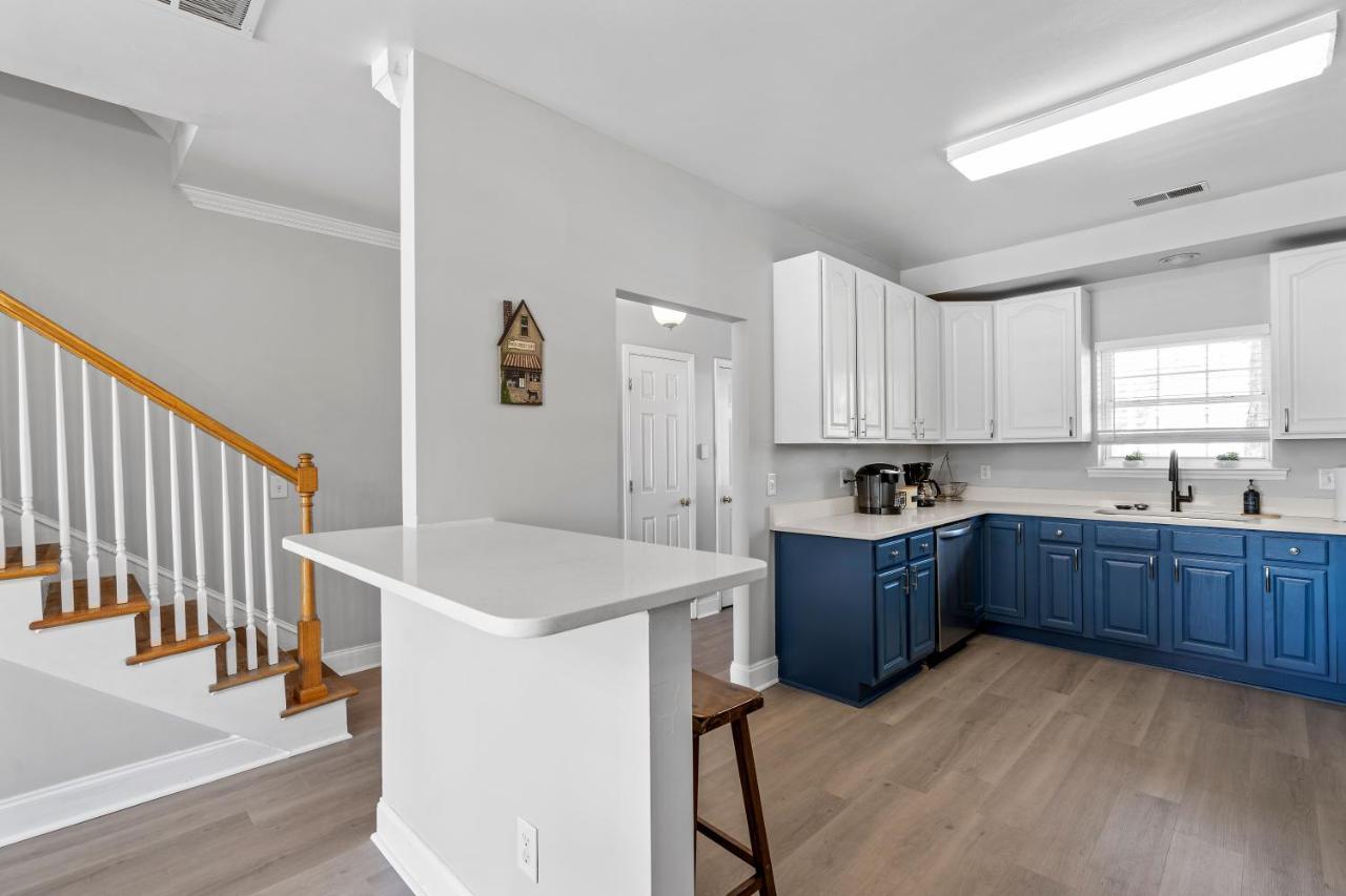 ☆Live On The Water! Lake Palmetto Palm W/ Patio - 10Min To Downtown & Beaches☆ Charleston Buitenkant foto