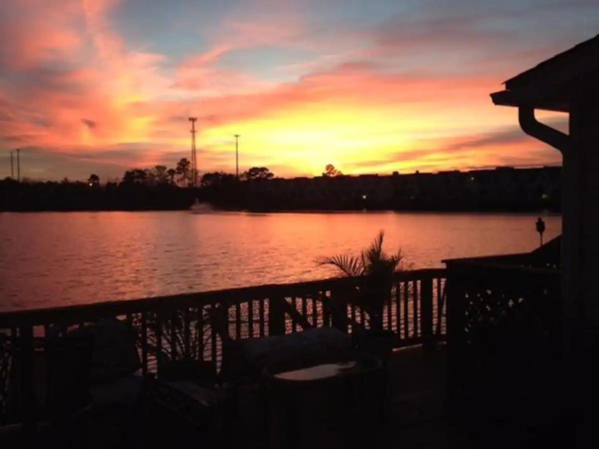 ☆Live On The Water! Lake Palmetto Palm W/ Patio - 10Min To Downtown & Beaches☆ Charleston Buitenkant foto