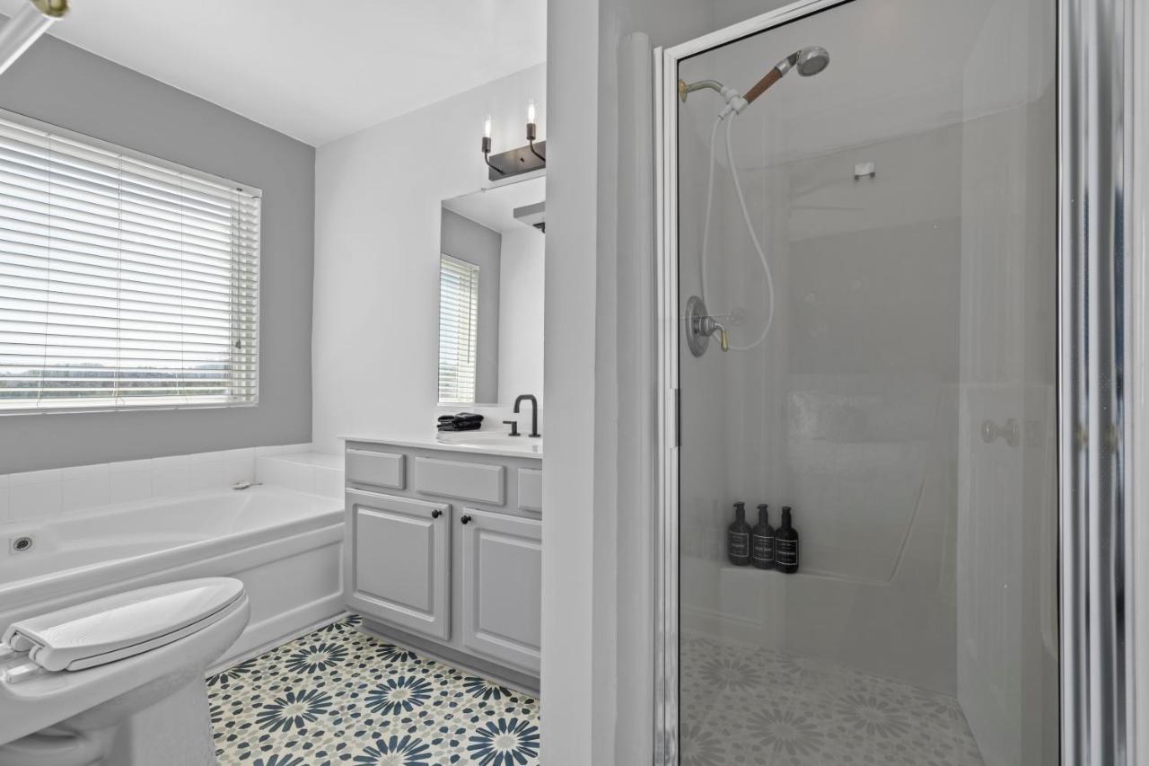 ☆Live On The Water! Lake Palmetto Palm W/ Patio - 10Min To Downtown & Beaches☆ Charleston Buitenkant foto