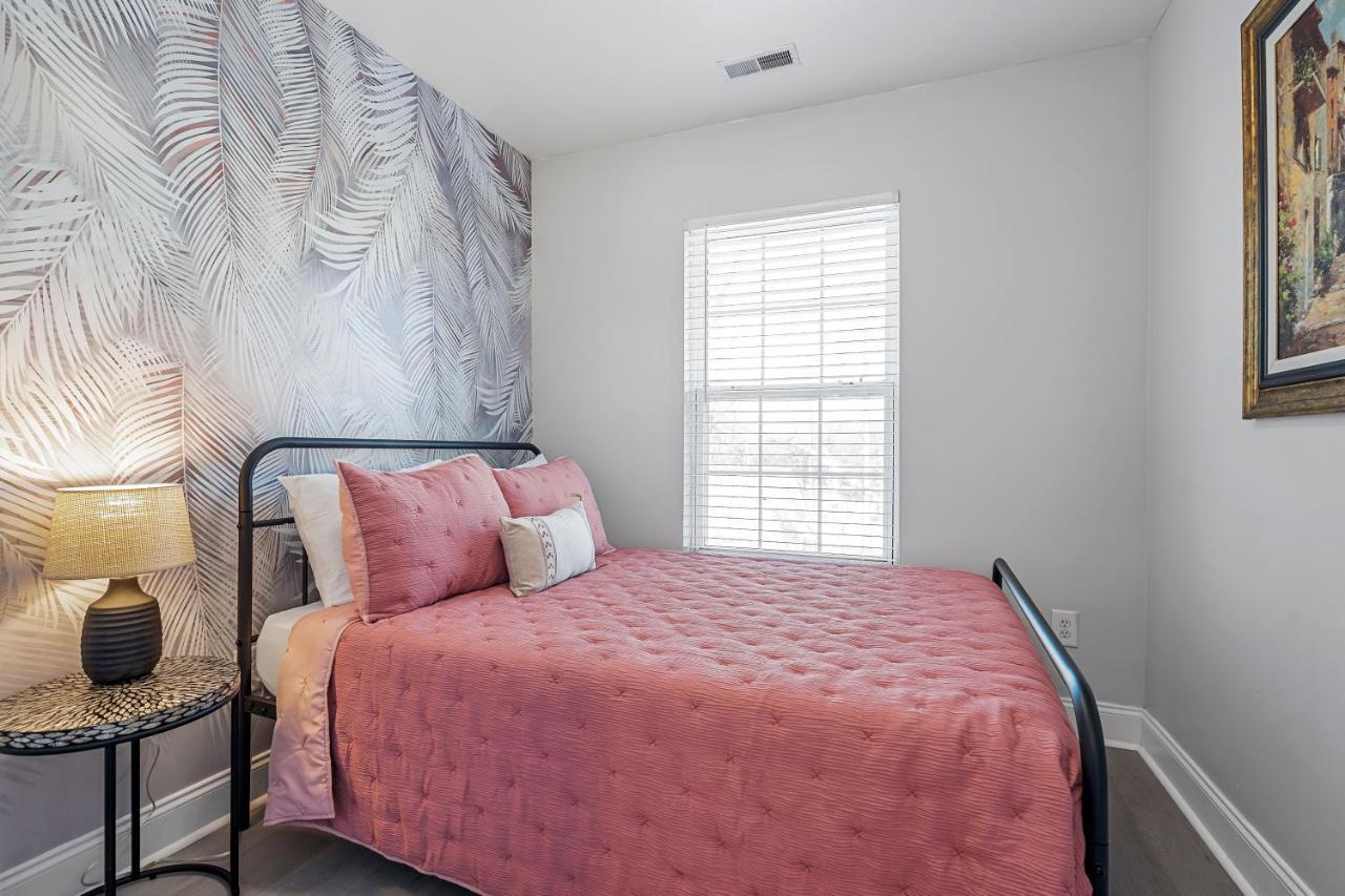 ☆Live On The Water! Lake Palmetto Palm W/ Patio - 10Min To Downtown & Beaches☆ Charleston Buitenkant foto
