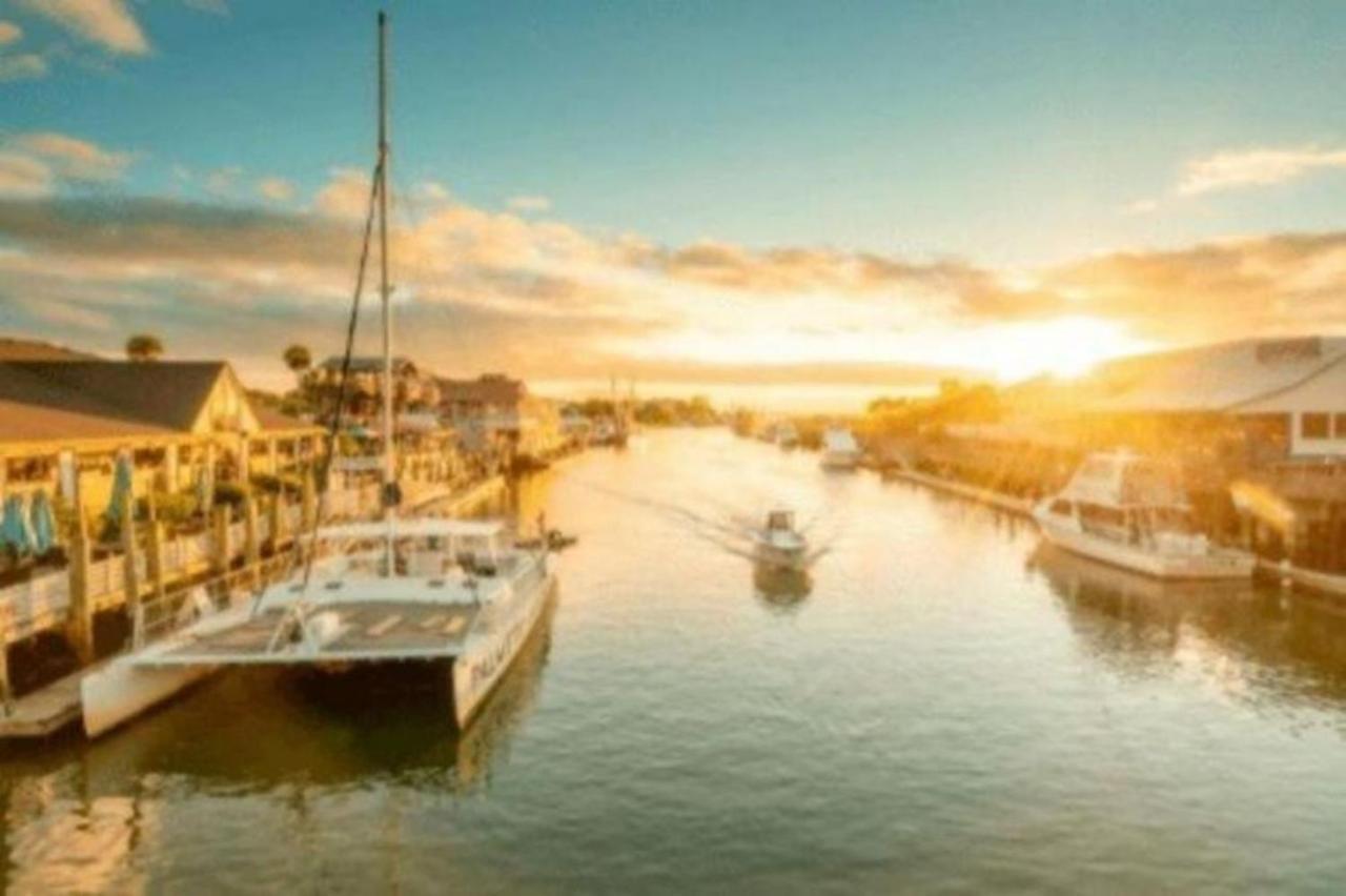 ☆Live On The Water! Lake Palmetto Palm W/ Patio - 10Min To Downtown & Beaches☆ Charleston Buitenkant foto