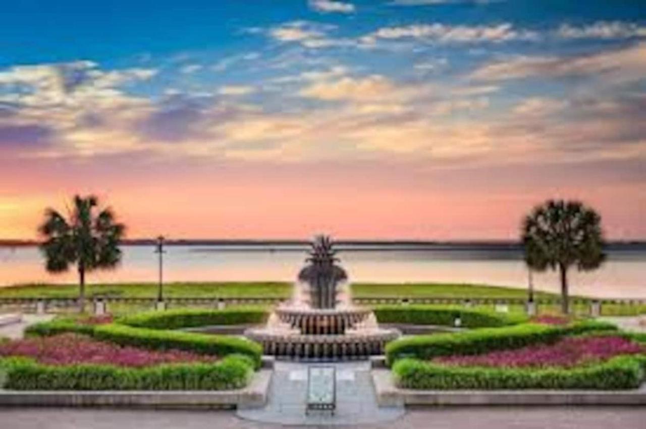 ☆Live On The Water! Lake Palmetto Palm W/ Patio - 10Min To Downtown & Beaches☆ Charleston Buitenkant foto